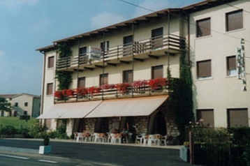 Italia Hotel San Rocco di Piegara, Exteriorul